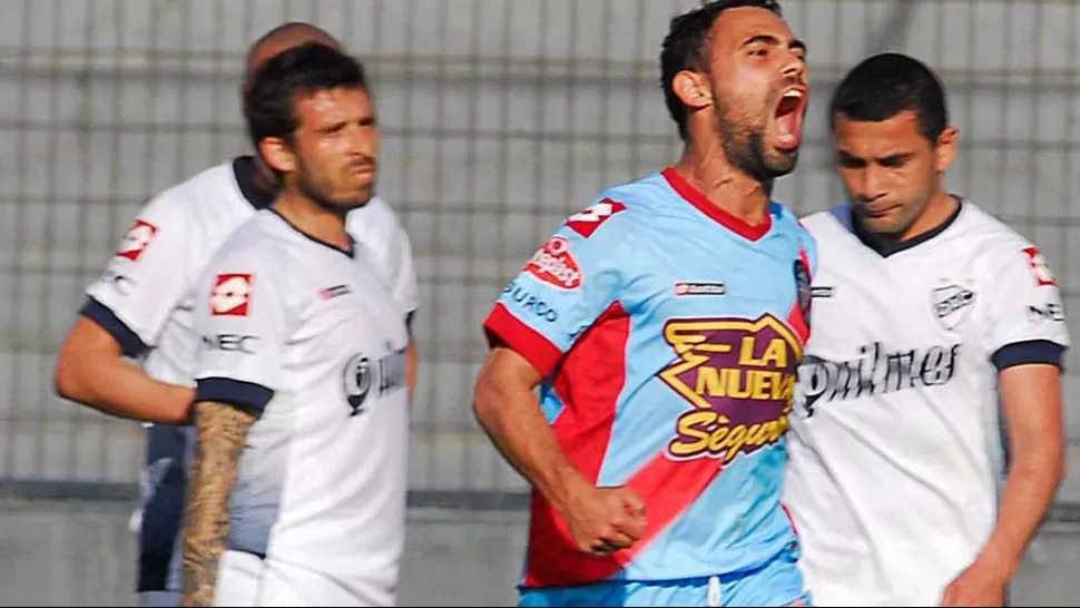 GRITO DE GOL. Martín Rolle logró convertir ante Quilmes. FOTO TOMADA DE TN.COM.AR