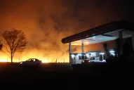 El fuego llegó al aeropuerto, pero lo controlaron