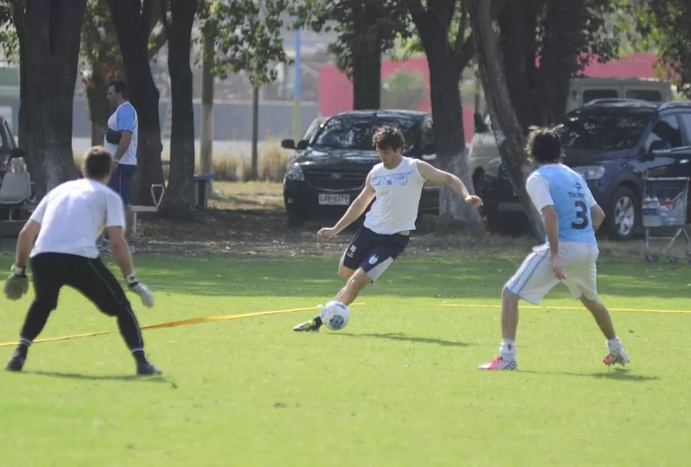 EN LA ENTRADA. La frase intentará motivar a los jugadores en el vestuario.