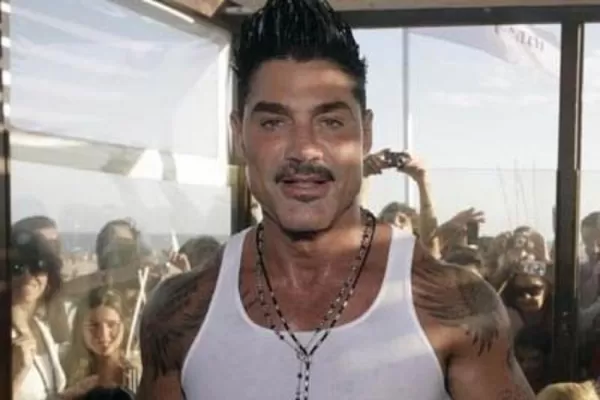 Andrea Rincón chocó el auto de Leo Fariña, según Ricardo Fort