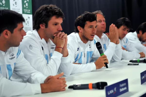 Mónaco y Stepanek abren la serie en Praga