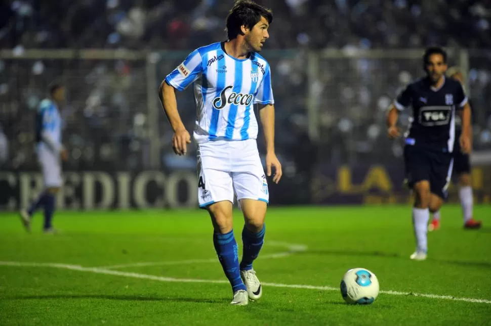 EN FOCO. Romat, de buen juego ante Independiente en el Monumental, confía en que Atlético volverá con puntos de Paraná. LA GACETA / FOTO DE DIEGO ARÁOZ (ARCHIVO)