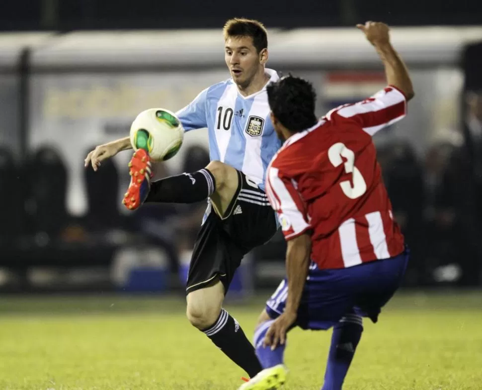 NO SE BAJA. Messi aseguró que él quiere jugar los dos partidos de Eliminatorias que aún le quedan disputar a la Selección. REUTERS