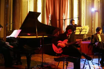 Esquinas donde suena el tango