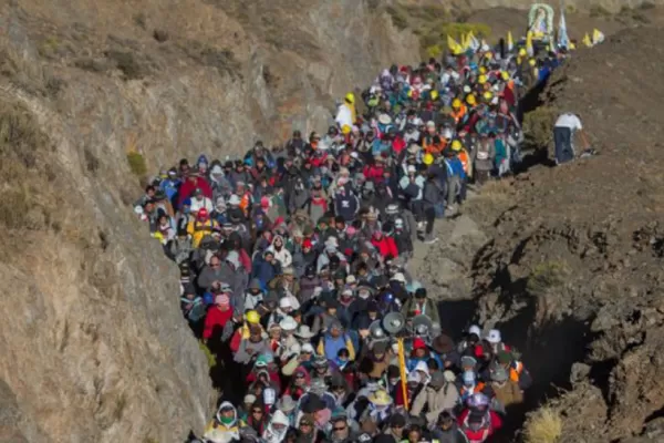 Más de 20.000 peregrinos marchan hacia a la catedral de Salta