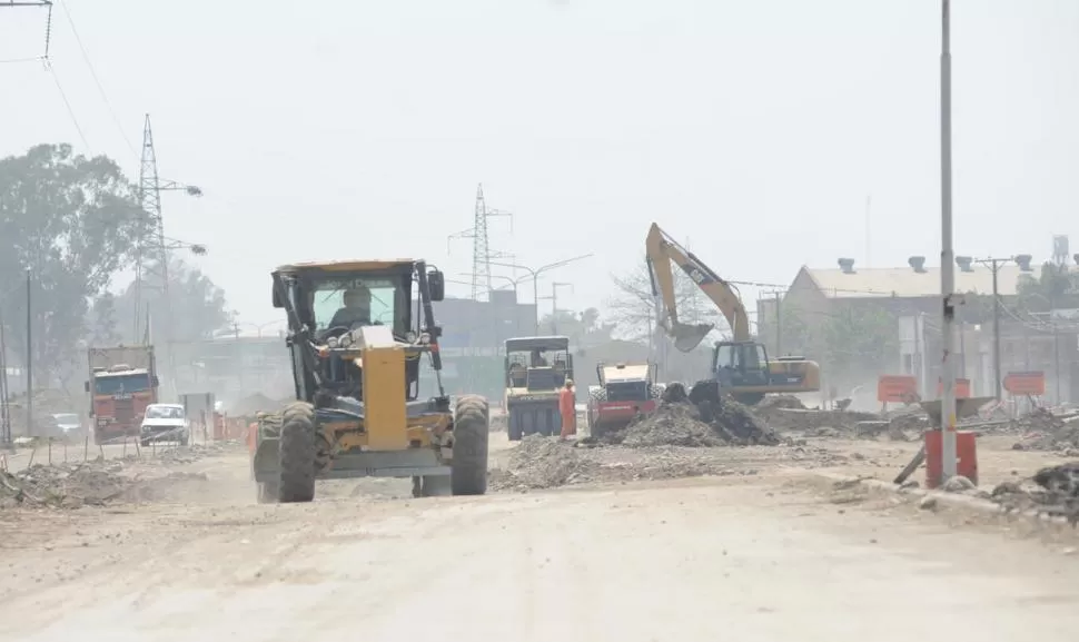 A TODA MÁQUINA. Los trabajos sobre la ruta 38 se intensificaron en los últimos días para concluir a tiempo el sector que será inaugurado. LA GACETA / FOTO DE OSVALDO RIPOLL 