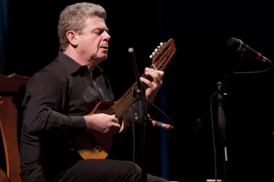 Santaolalla embrujó con su talento y su carisma en el San Martín