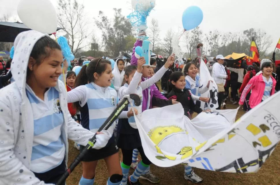 ARRANQUE. El acto inaugural se desarrolló en el complejo de San Martín. 