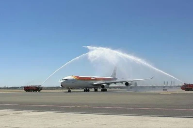 Despiden a controladores aéreos por cantar canción de despedida a un piloto que estaba por jubilarse