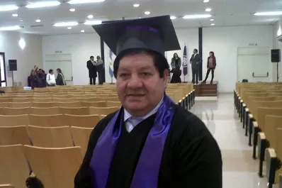 José Orellana recibió el título de abogado