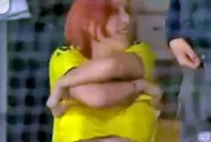 Una fanática hizo topless en pleno partido