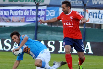 Independiente venció a San Carlos y escala en las posiciones