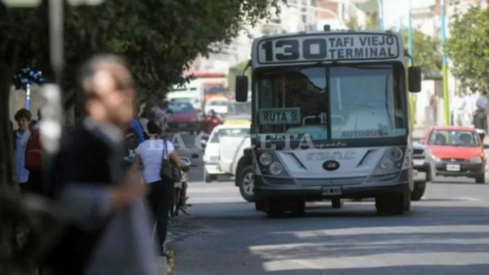 ROBO. El colectivo iba por la ruta 9. LA GACETA / ARCHIVO 