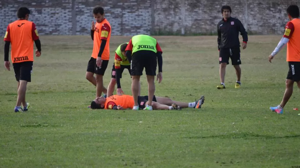 TENSION. López tardó en recuperarse del golpe. FOTO GENTILEZA JOSE ALDERETE