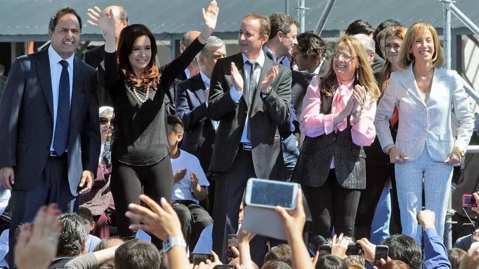 ATUENDO. Cristina sorprendió con una prenda informal. FOTO TOMADA DE LANACION.COM