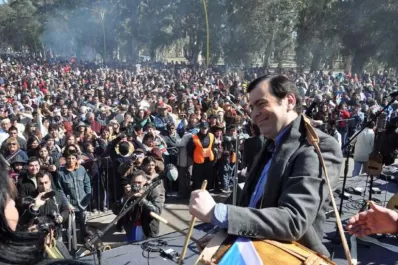 Zamora va por el tercer mandato en Santiago