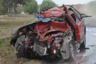 Hay cuatro muertos tras un choque entre una camioneta y una rastra cañera