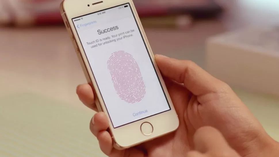 ¿Y AHORA?  La tecnología Touch ID ya ha sido hackeada. IMAGEN TOMADA DE APPLEWEB.BLOG