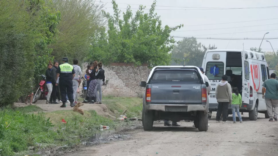 LUGAR. La víctima fue asesinada al frente de su casa, en Pellegrini al 2.800. LA GACETA / FOTO DE ANTONIO FERRONI