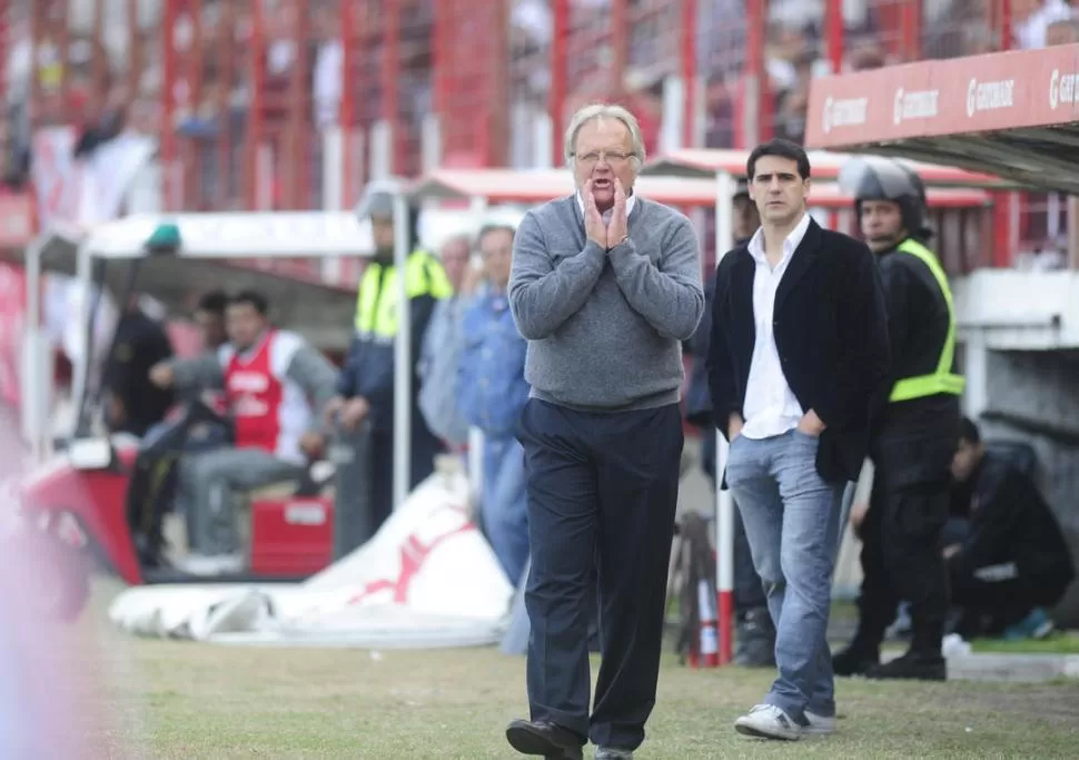 ¡QUE PINTA! Marchese dejó de lado el look deportivo y se vistió elegante para la ocasión.  