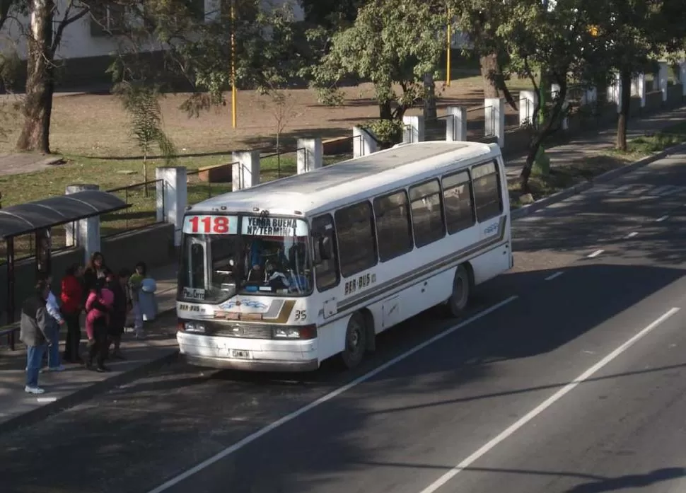 SERVICIO INTERFACULTADES. La UNT acordó con la línea 118 la implementación de un recorrido por todas las facultades de la casa de altos estudios. 