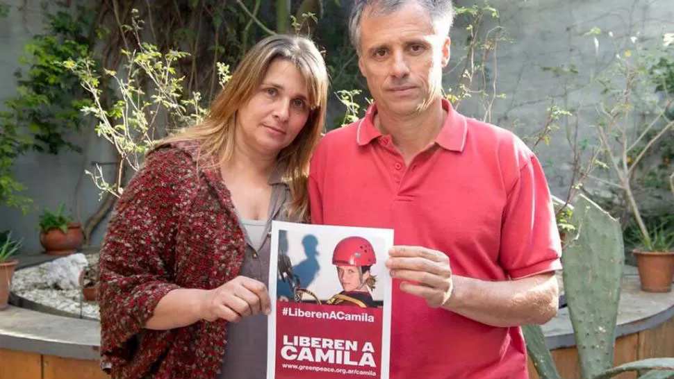 INCERTIDUMBRE. Los padres de Camila Speziale están desesperados. FOTO TOMADA DE TN.COM.AR