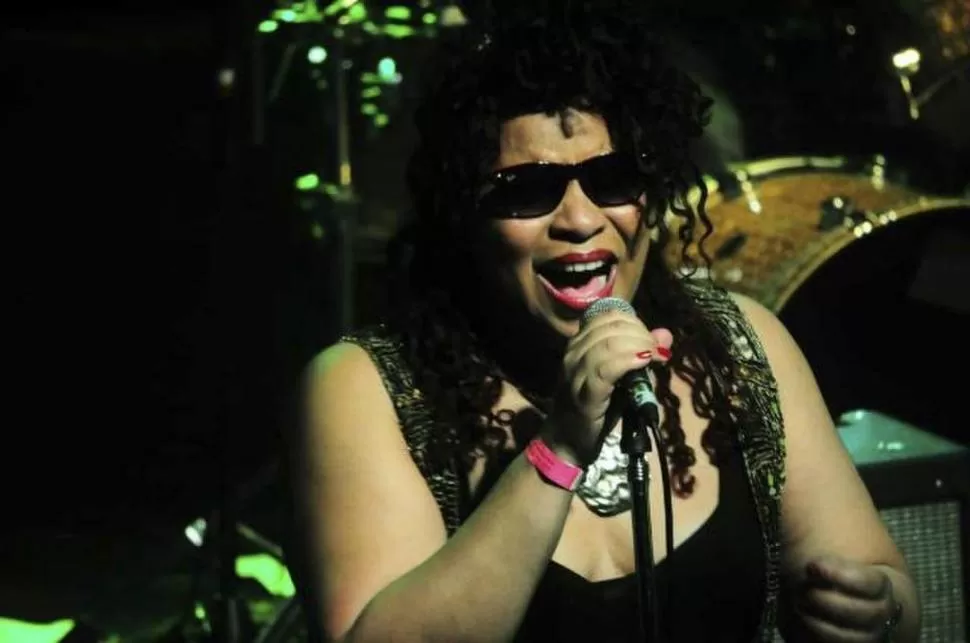 SENTIMIENTO. Dixon integró Las Blacanblus, legendaria agrupación. NACION.COM 