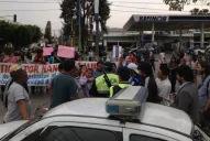 Quisieron llegar a la casa del Gobernador, pero la Policía no les permitió el paso