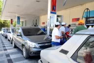 El Gobierno prorrogó los topes de precios a los combustibles hasta fines de noviembre