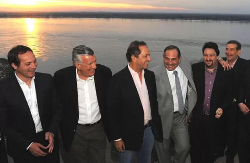 ENCUENTRO. La última reunión fue en Corrientes para apoyar la candidatura de Camau Espínola. FOTO TOMADA DE PERFIL.COM