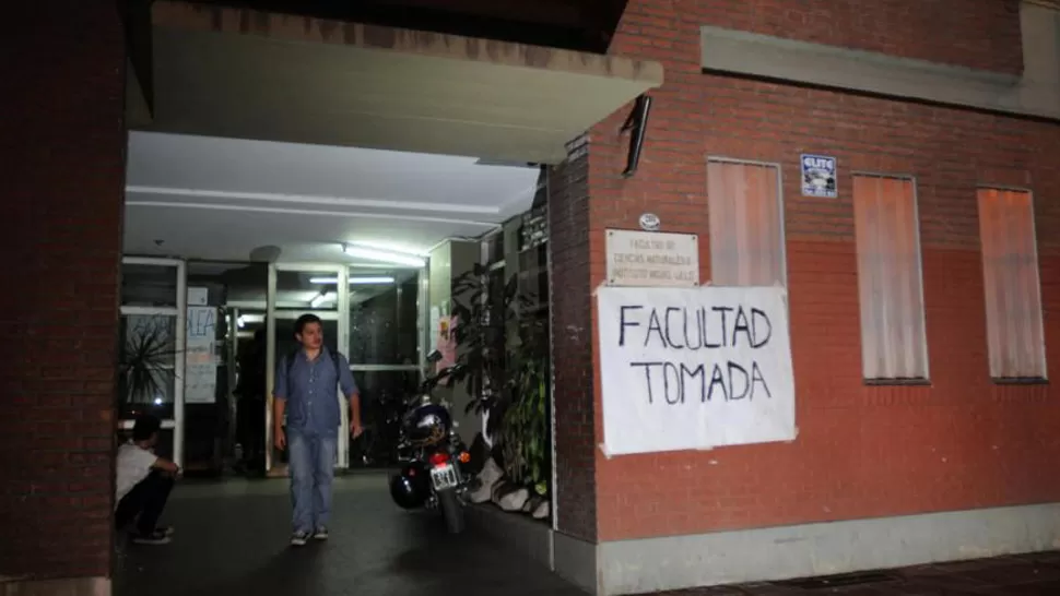 12 DE SEPTIEMBRE AL 15 DE OCTUBRE. Naturales estuvo tomada 33 días. LA GACETA / FOTO DE INES QUINTEROS ORIO (ARCHIVO)