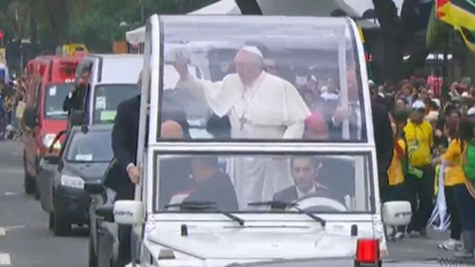 EN LA MIRA. El Papa Francisco se expone demasiado. LA GACETA