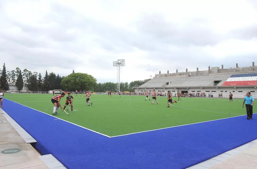 MÁS CARO. El nuevo estadio del club Natación y Gimnasia implicará varios gastos de mantenimiento que afrontará la institución, afirmó el dirigente Aráoz. LA GACETA / FOTO DE HECTOR PERALTA