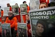 Piden extender 3 meses más la detención de los activistas de Greenpeace