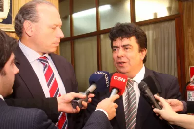 Massa se parece cada vez más a Menem: hace todo lo contrario a lo que prometió