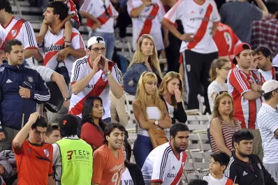 Los hinchas de River enojados: que se vayan todos