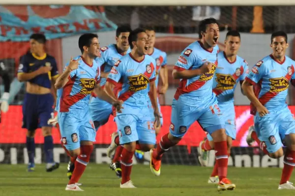 Arsenal frenó a Boca en la carrera por el título