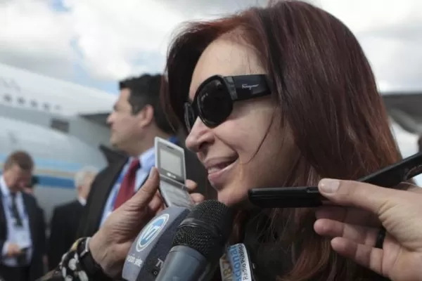 Cristina Fernández felicitó a Bachelet por su triunfo en Chile