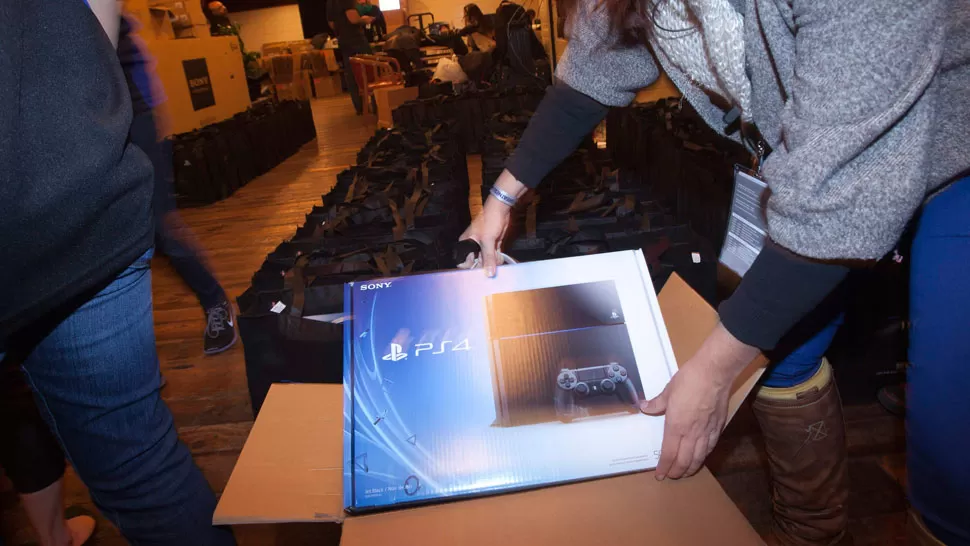 OBJETO DE DESEO. La PlayStation 4 fue recibida entre ansiedad y quejas. REUTERS