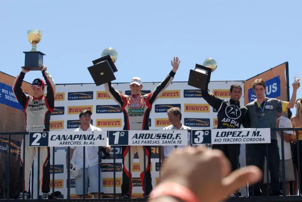 FELIZ EN EL PODIO. Ardusso logró su primer triunfo en el Top Race. 