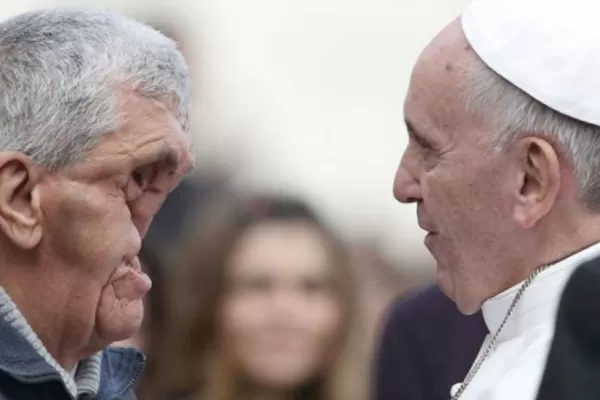 Una nueva foto del Papa Francisco que conmueve a todos