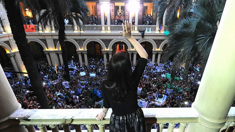 UNA MULTITUD. Los militantes colmaron los patios y pasillos de la Casa Rosada. TELAM