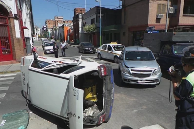 Espectacular accidente en pleno centro de Tucumán