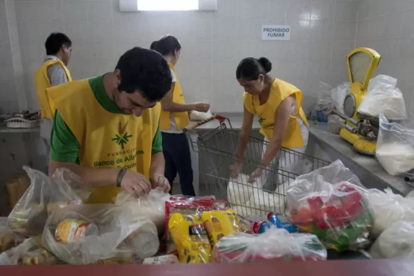 Una cruzada invisible contra el hambre y el olvido