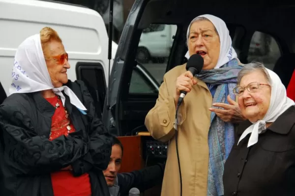 Piden a la Justicia que no deje salir a Moreno del país