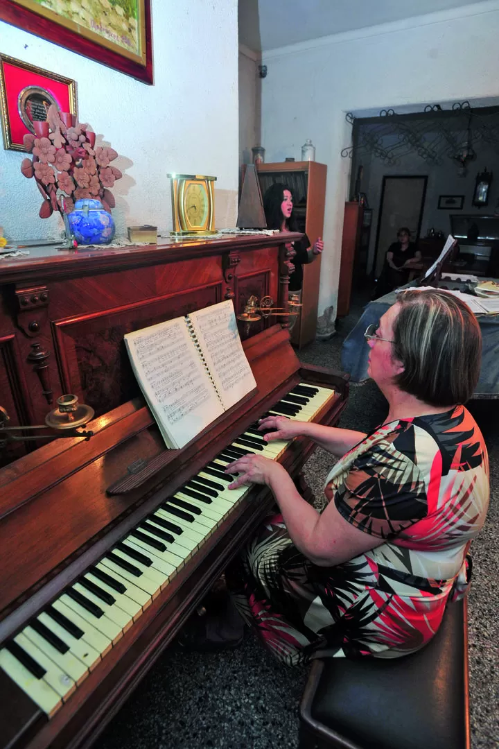 MAESTRA. Rodríguez toca para la soprano Eliana Osman, que prepara su concierto lírico.   