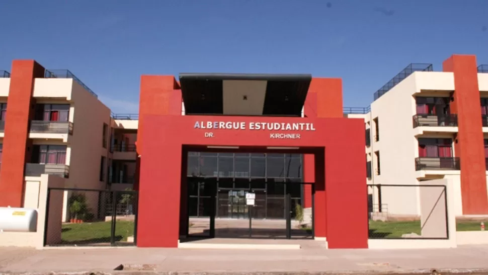 ALBERGUE. La Universidad de La Rioja ya tiene un alojamiento para 200 estudiantes, y ahora contará con un comedor para 5.000. FOTO ARCHIVO