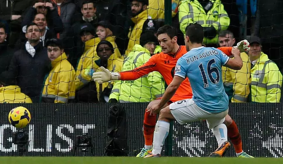 AL TOPE. El argentino lleva 10 goles y es uno de los máximo anotadores de la liga inglesa. REUTERS