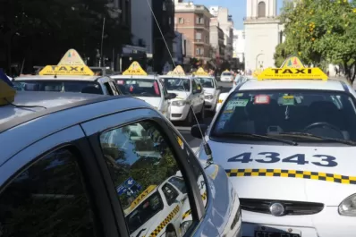 Taxistas insisten con un nuevo aumento en la tarifa del servicio