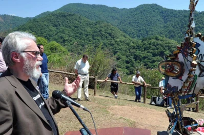 Salta: Inauguran un monumento contra la violencia de género, en memoria de las turistas francesas